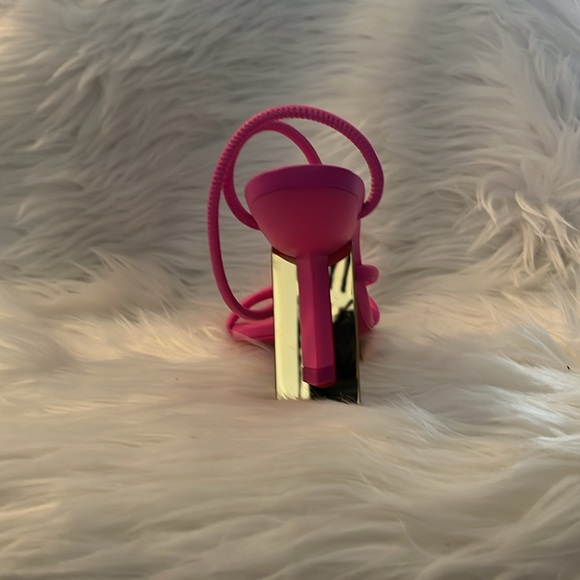 NWOB Schutz x Revolve Shalla Heel in Bright Pink Sz 9